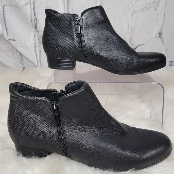 TROTTERS Major Womens 9.5‎ M Black Ankle Boot Bootie Snakeskin Embossed Basic